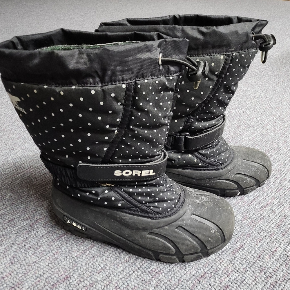 Sorel Black and White Dotted Snow Boots Size 4